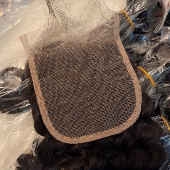 Bundle deep wave includes closure 4x4 - Picture 1 of 3